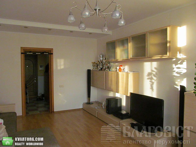 Sell 2-room apartment. Киев,  40-летия Октября просп — photo 1