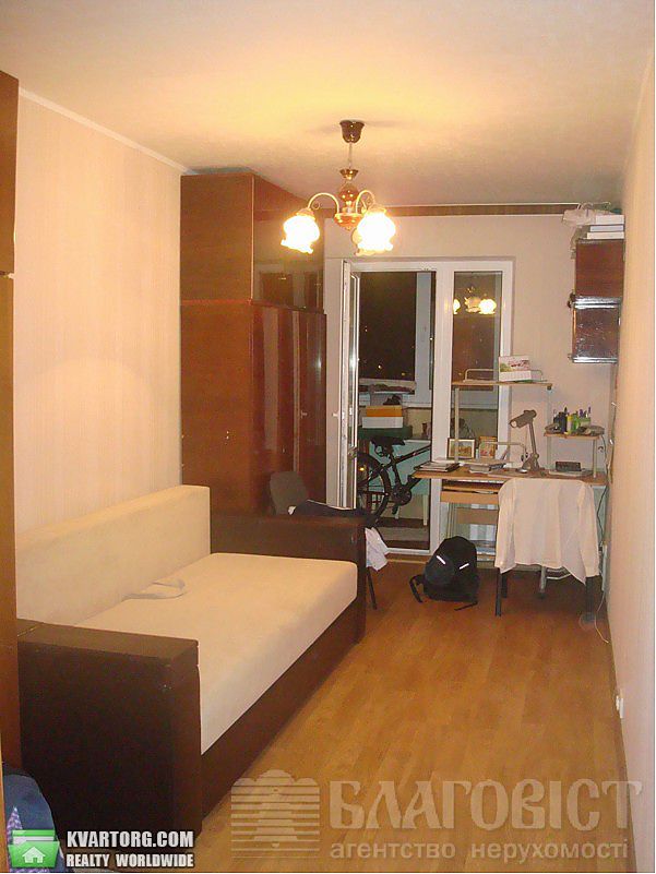 Sell 3-room apartment. Киев,  Приречная — photo 1