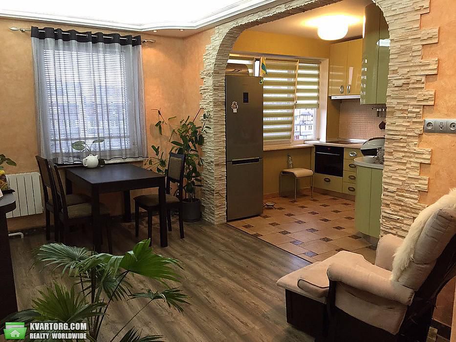 Sell 3-room apartment. Киев,  Приречная — photo 1