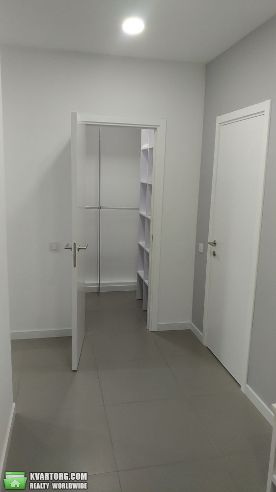 Rent out 2-room apartment. Киев,  Белорусская — photo 6
