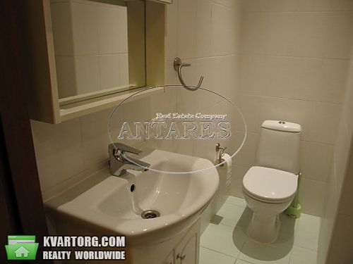 Rent out 2-room apartment. Киев, Жилянская — photo 5