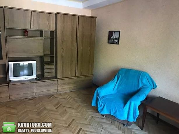 Rent out 1-room apartment. Киев,  Жилянская — photo 2