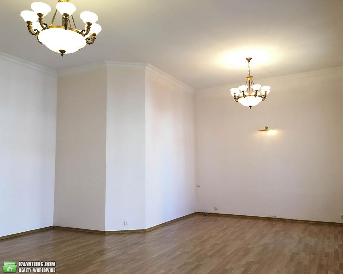 Rent out 4-room apartment. Киев,  Большая Житомирская — photo 4