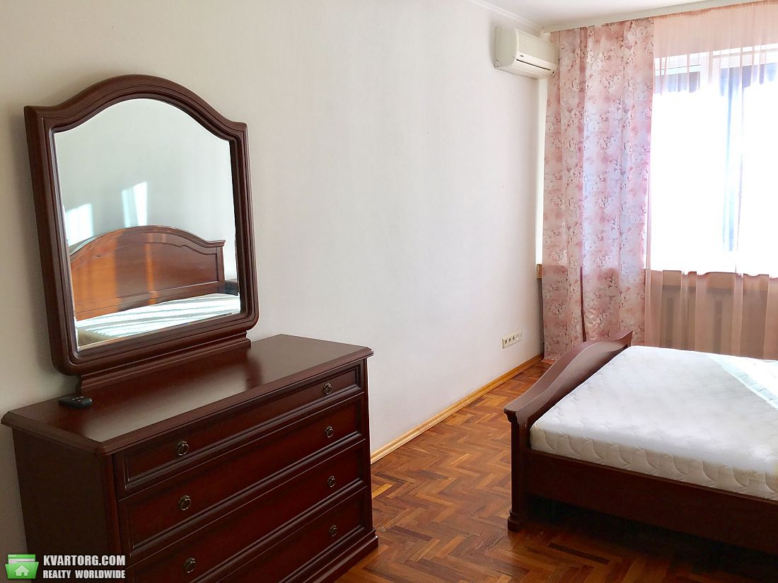 Rent out 4-room apartment. Киев,  Старонаводницкая — photo 4
