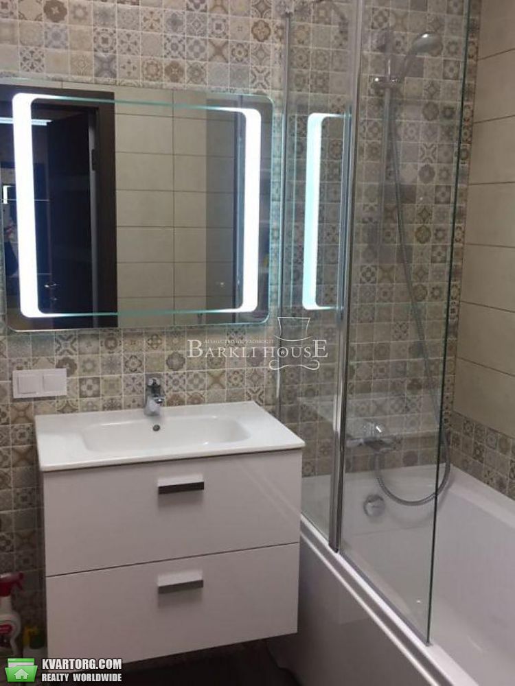 Rent out 2-room apartment. Киев,  Черновола — photo 7