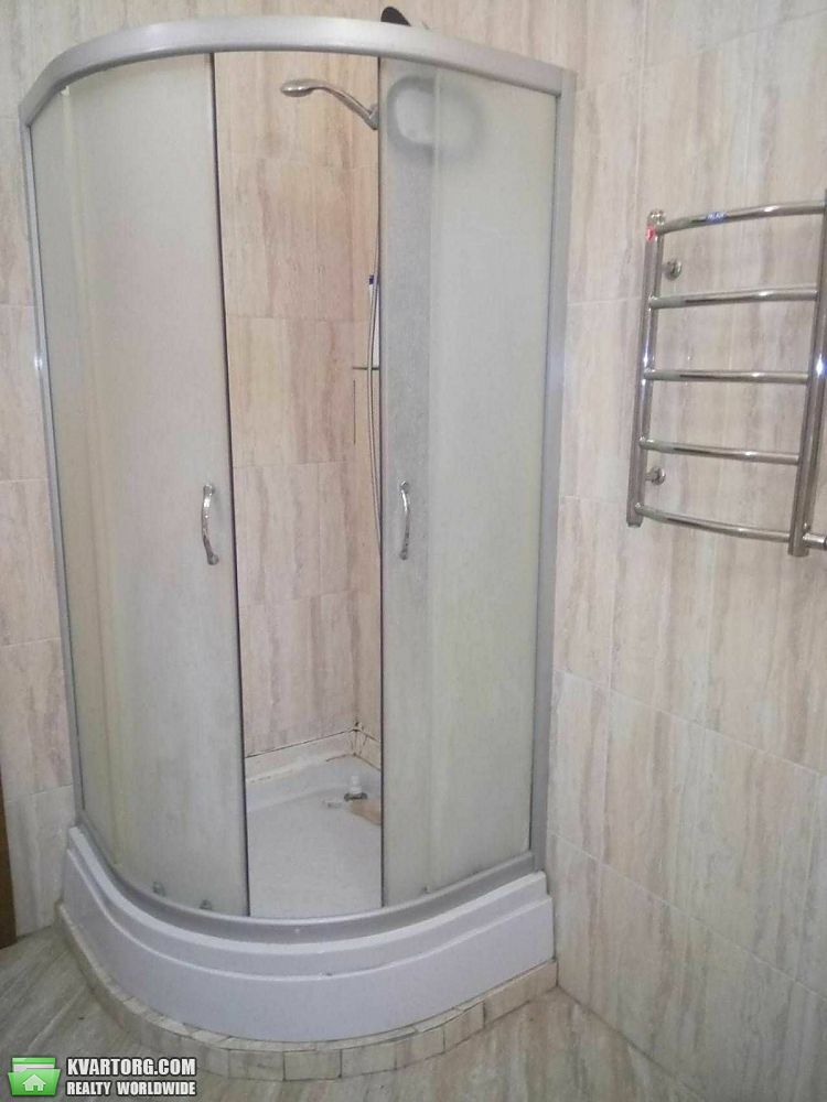 Rent out 1-room apartment. Киев, Евгения Коновальца — photo 4