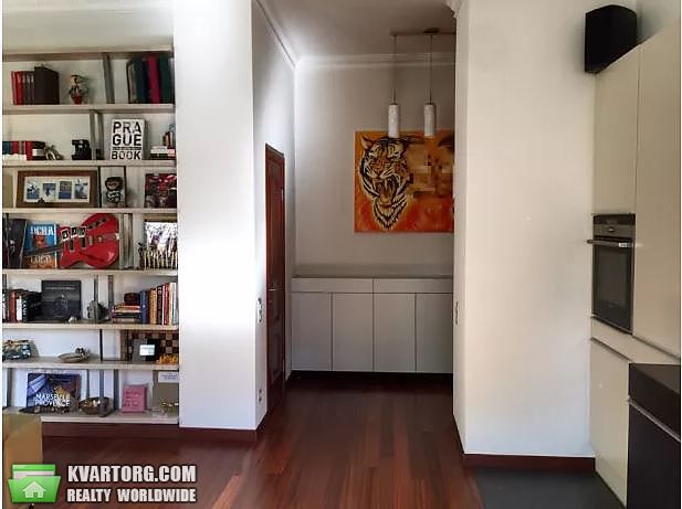 Rent out 2-room apartment. Киев,  Жилянская — photo 8
