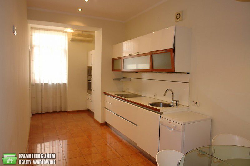 Rent out 4-room apartment. Киев,  Павловская — photo 6
