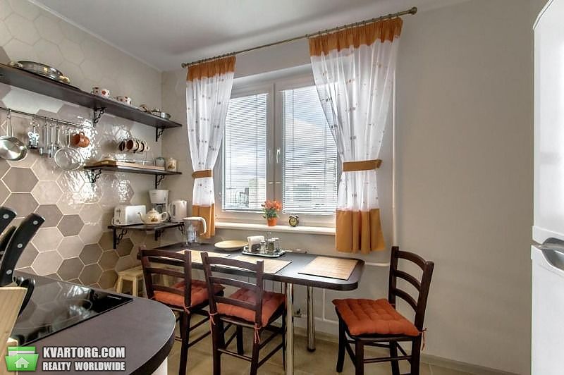 Rent out 1-room apartment. Харьков, Красношкольная набережная — photo 8