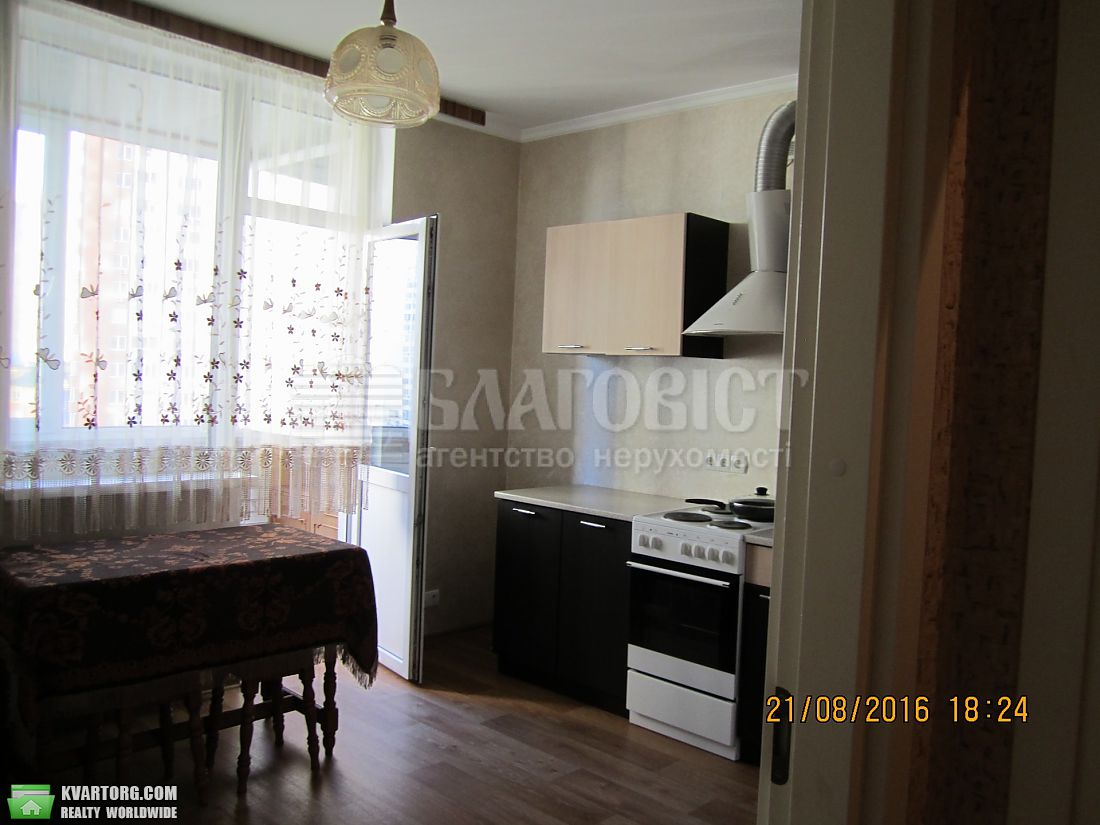 Rent out 2-room apartment. Киев,  Чавдар — photo 4