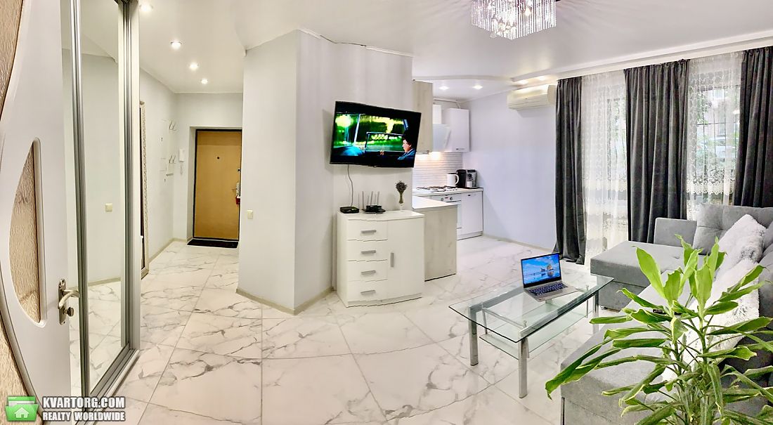 Rent out 2-room apartment. Киев,  Жилянская — photo 2