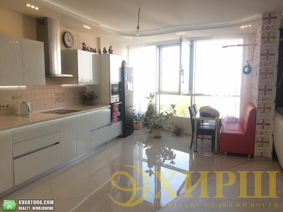 Rent out 2-room apartment. Киев,  Коломиевский пер — photo 1