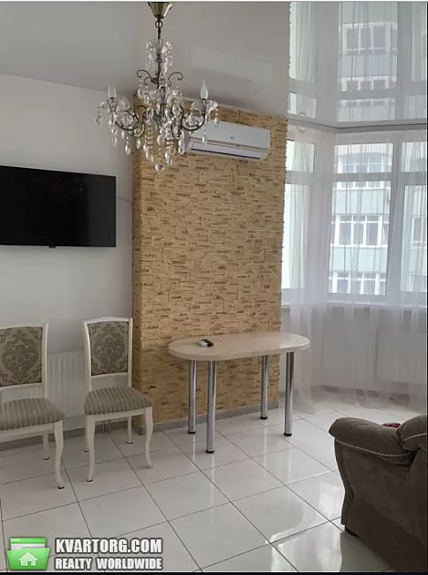 Rent out 1-room apartment. Киев, ст.м Демеевская, Феодосий — photo 2