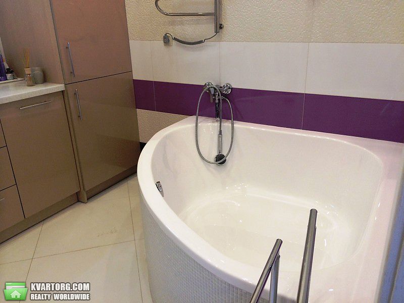 Rent out 2-room apartment. Киев,  Драгомирова — photo 7