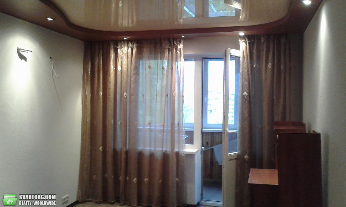 Rent out 2-room apartment. Киев,  Наумова — photo 1