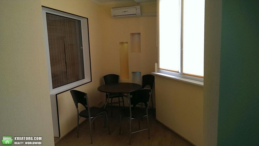Rent out 3-room apartment. Киев, Иорданская — photo 8