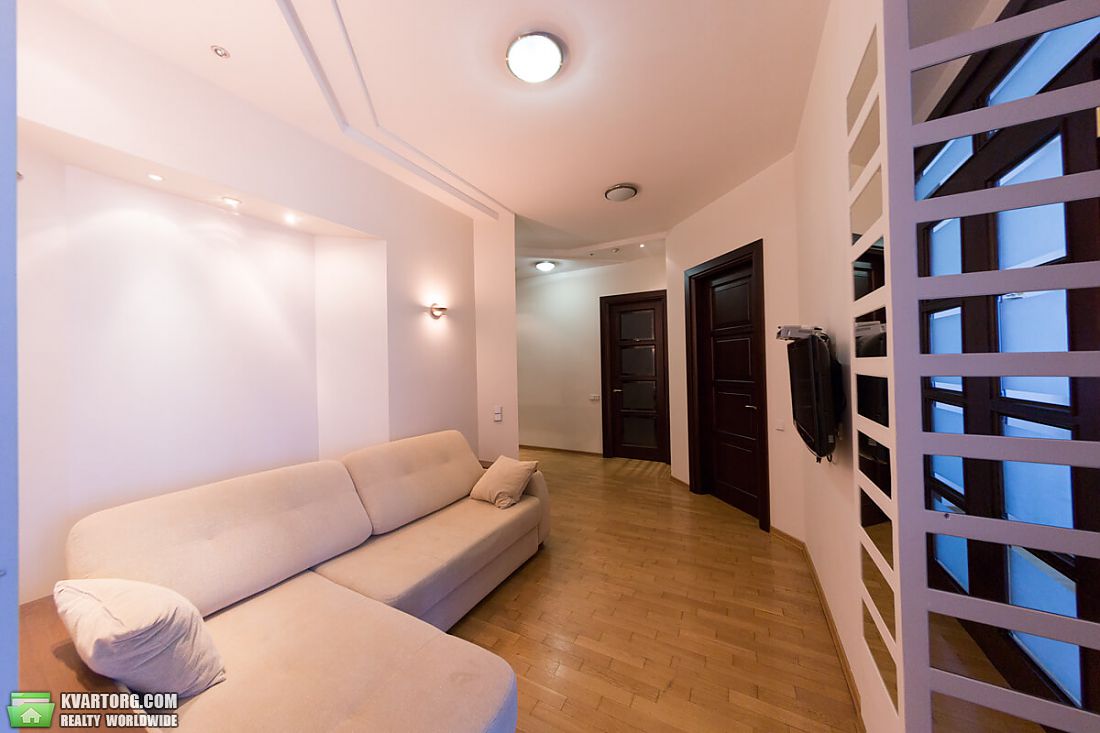 Rent out 2-room apartment. Киев,  Щорса — photo 6
