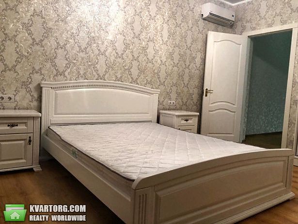 Rent out 2-room apartment. Киев,  Конева — photo 3