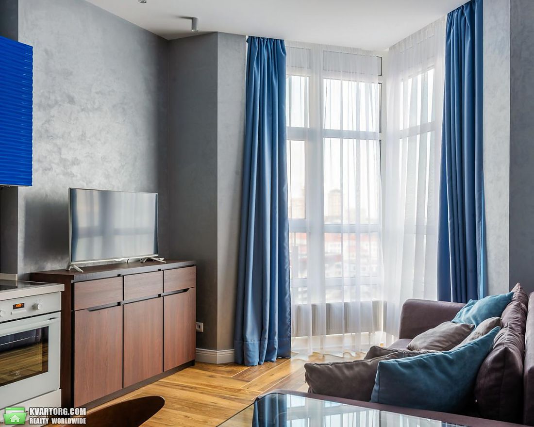 Rent out 2-room apartment. Киев,  Саперное поле — photo 2