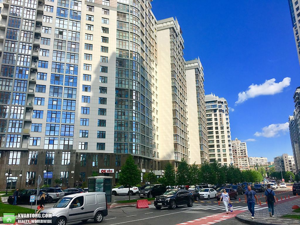 Sell 4-room apartment. Киев,  Драгомирова — photo 1