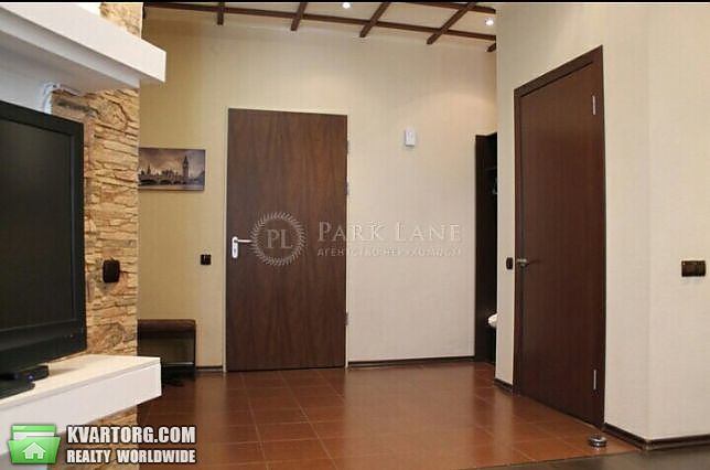 Rent out 2-room apartment. Киев,  Жилянская — photo 6