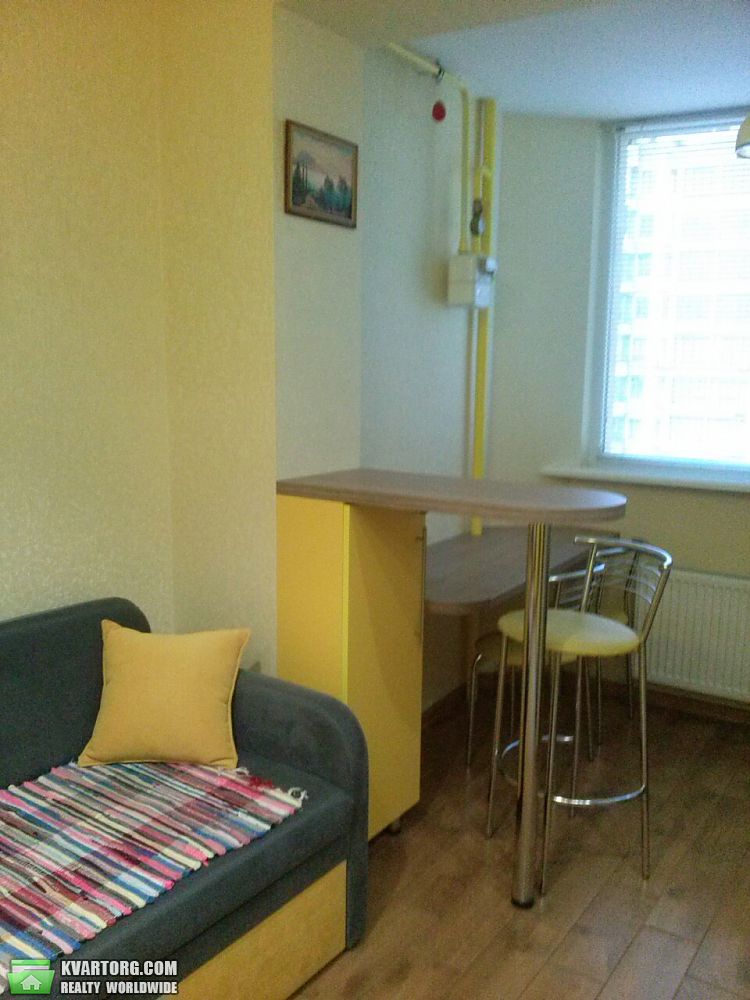 Rent out 2-room apartment. Киев, Леси Украинки — photo 3