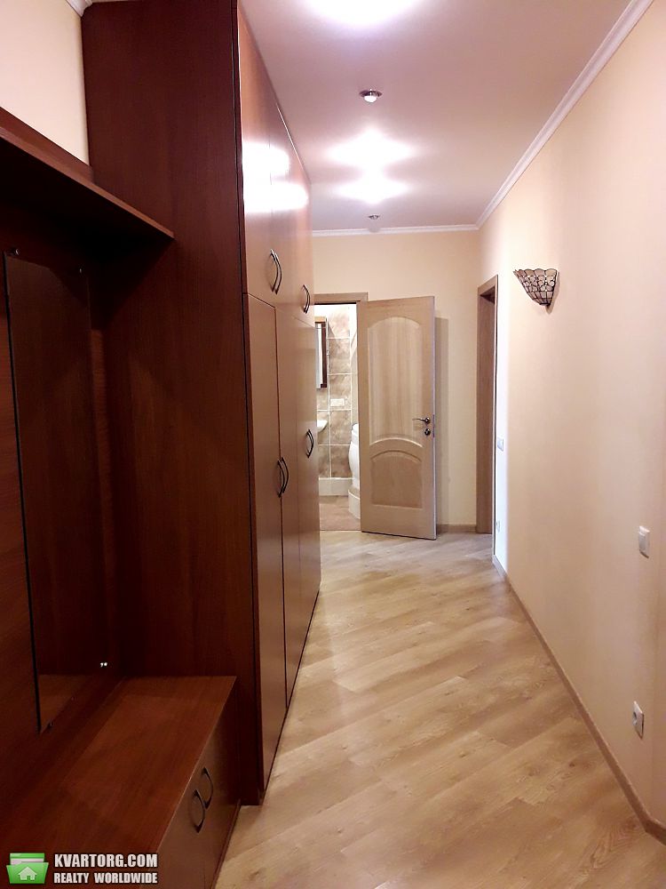 Rent out 3-room apartment. Киев,  Эрнста — photo 10