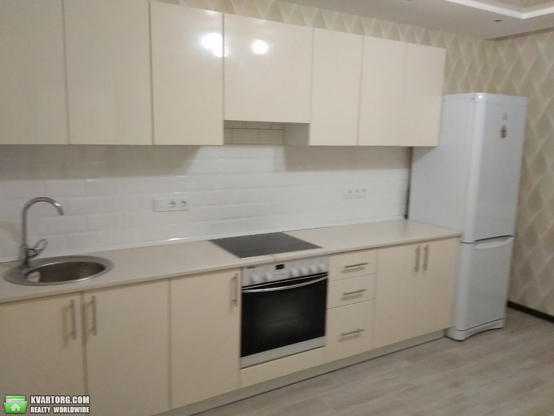 Rent out 2-room apartment. Киев, Панамарева — photo 6