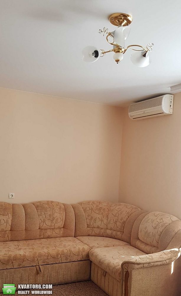 Rent out 1-room apartment. Киев,  Руденко — photo 1
