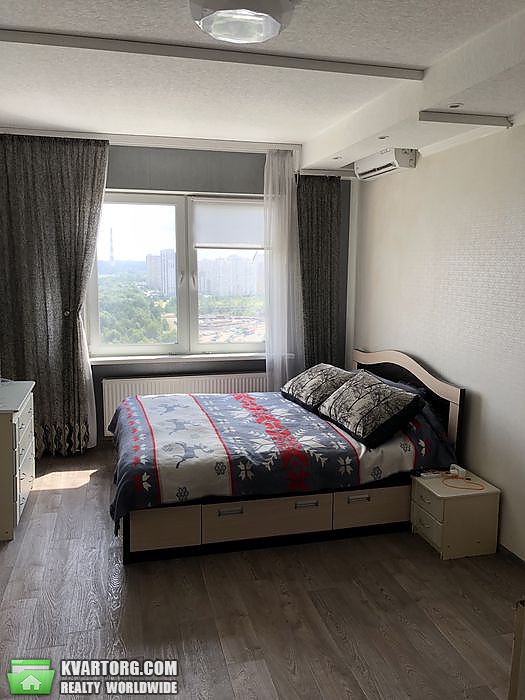 Rent out 1-room apartment. Киев,  Милославская — photo 1