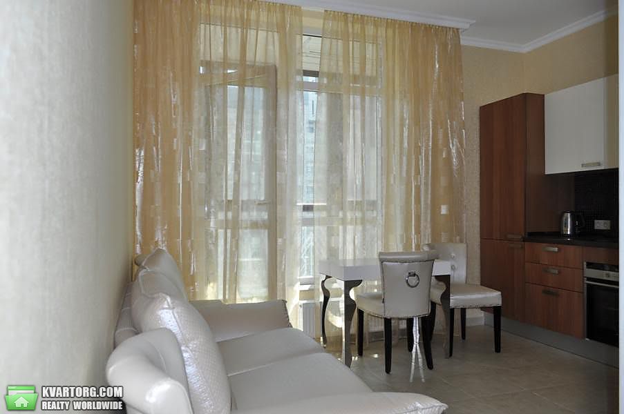 Rent out 2-room apartment. Киев,  Драгомирова — photo 4