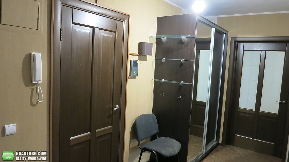 Rent out 2-room apartment. Киев,  Дарницкий бул — photo 4