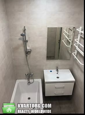 Rent out 2-room apartment. Киев, Панельная — photo 9
