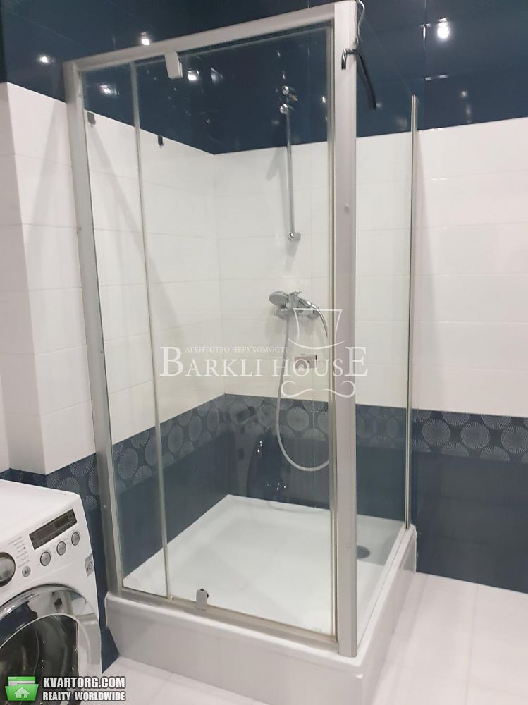 Rent out 3-room apartment. Киев, Черновола — photo 9