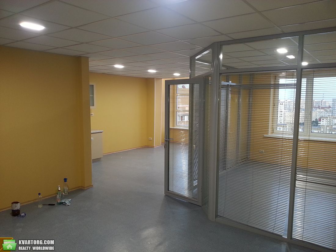 Rent out office. Киев, Драгоманова ул. — photo 4