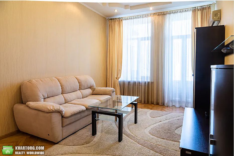 Rent out 2-room apartment. Киев,  Андреевская — photo 2