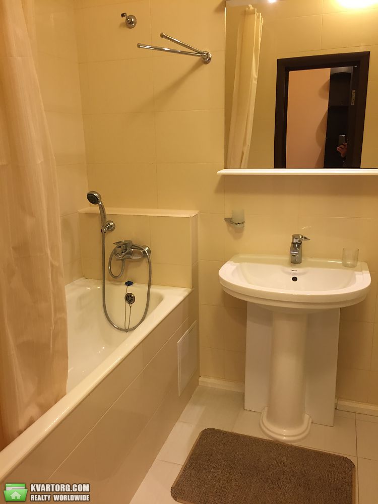 Rent out 2-room apartment. Киев,  Щорса — photo 7