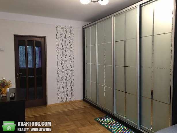 Rent out 2-room apartment. Киев,  Зодчих — photo 2