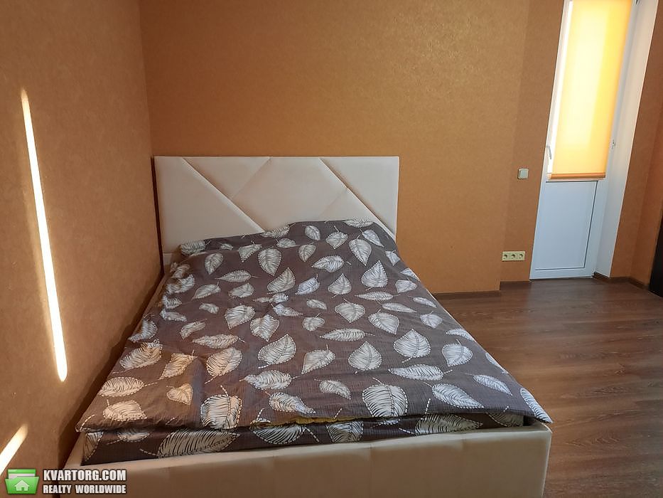 Rent out 1-room apartment. Киев,  Автозаводская — photo 2