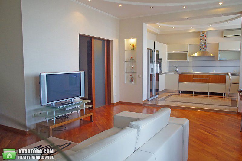 Rent out 4-room apartment. Киев,  Леси Украинки бул — photo 3
