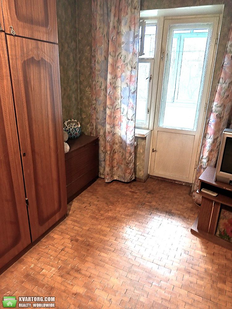Rent out 2-room apartment. Киев, Симиренка — photo 4