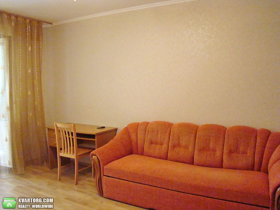 Rent out 2-room apartment. Киев,  Северная — photo 3