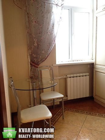 Rent out 2-room apartment. Киев, Артема — photo 3