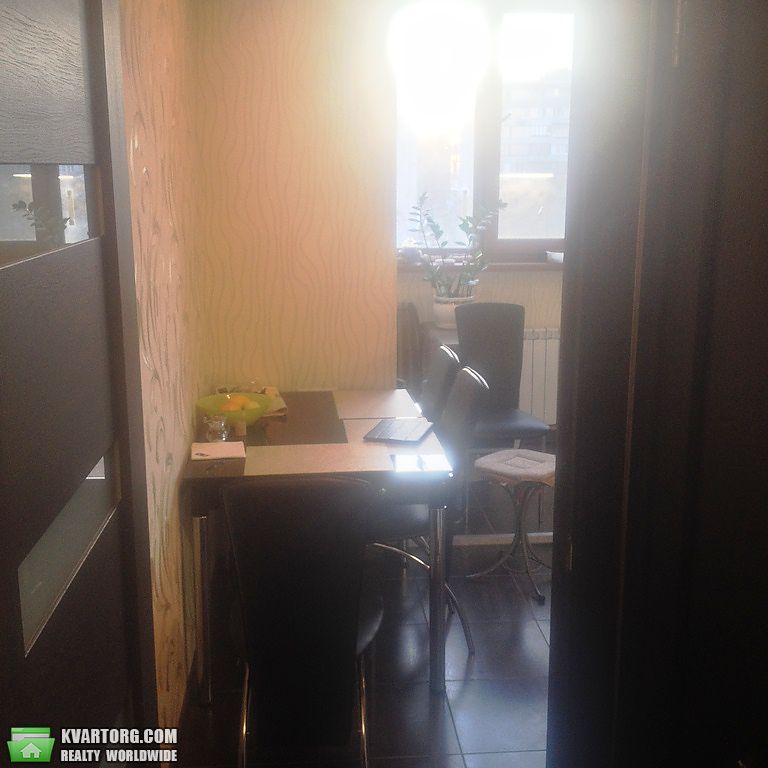 Sell 2-room apartment. Киев,  Автозаводская — photo 1