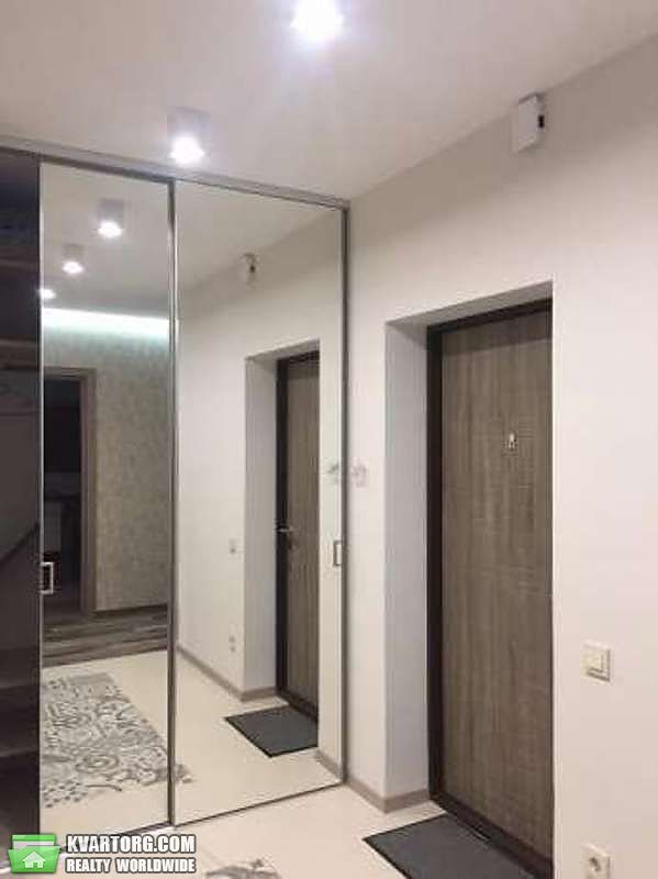 Rent out 3-room apartment. Киев,  Полтавская — photo 9