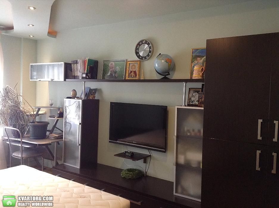 Sell 2-room apartment. Киев,  Маяковского — photo 1