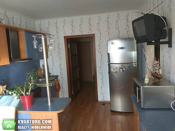 Rent out 2-room apartment. Киев, Радунская ул. — photo 1