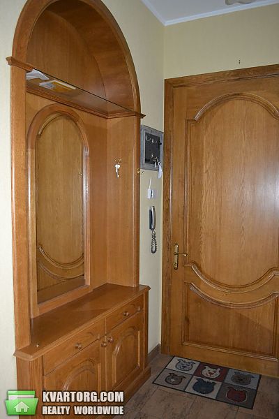 Sell 4-room apartment. Днепропетровск, Октябрьская пл. — photo 2