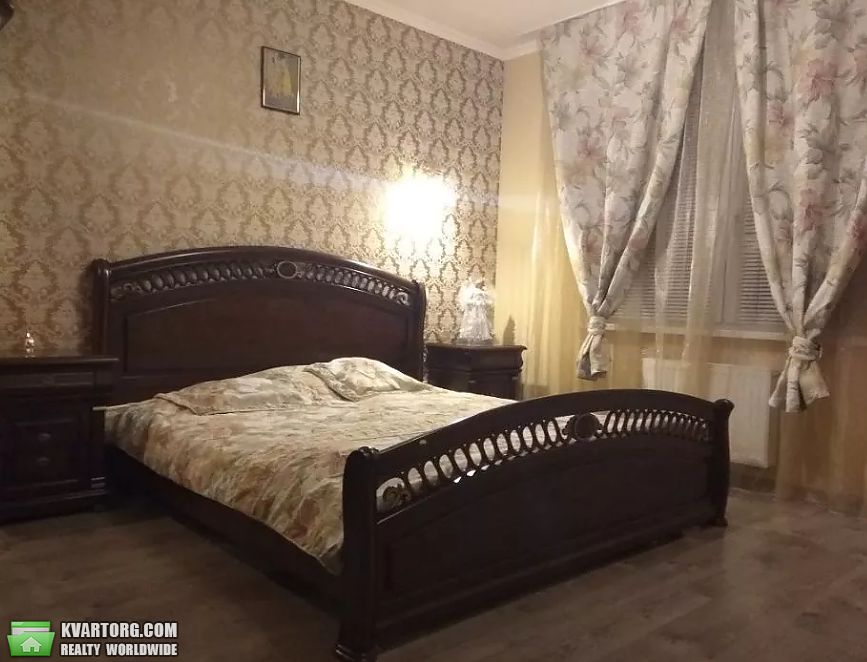 Rent out 3-room apartment. Киев, Голосеевский проспект — photo 1