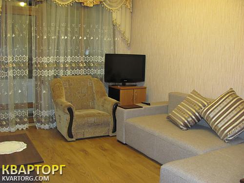 Rent out 2-room apartment. Киев, Перспективная ул. — photo 1